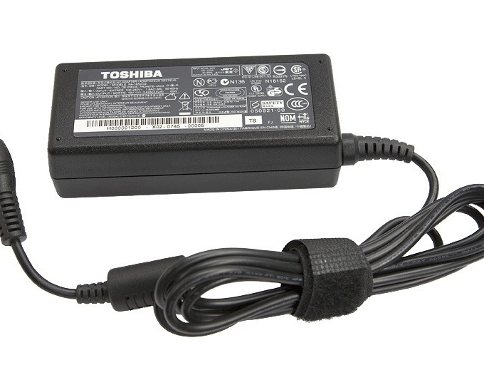 Fuente cargador para Laptops Toshiba 70 Watts